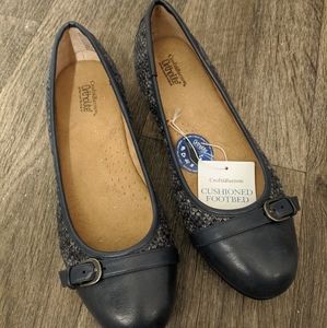 NWOT Croft and Barrow Navy Flats